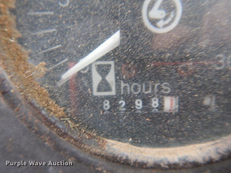 image for item DN6250 1974 Allis Chalmers 7040  tractor