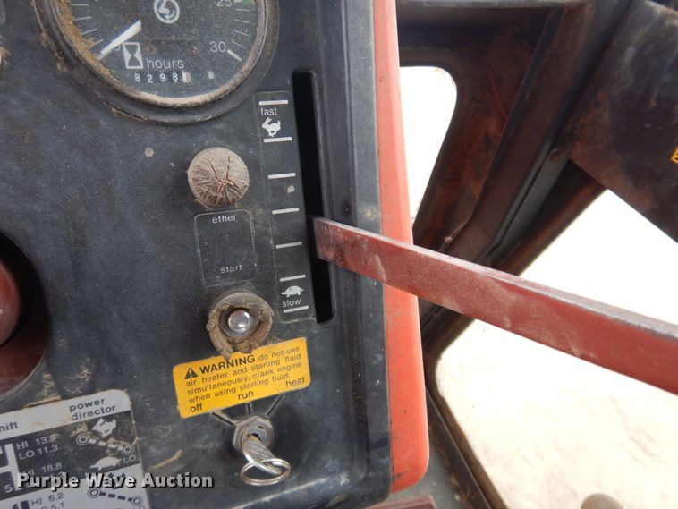 image for item DN6250 1974 Allis Chalmers 7040  tractor