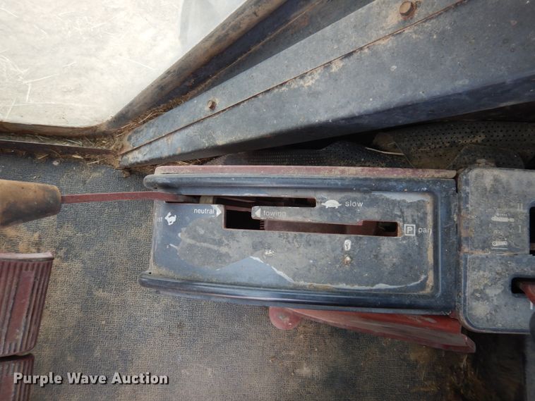 image for item DN6250 1974 Allis Chalmers 7040  tractor