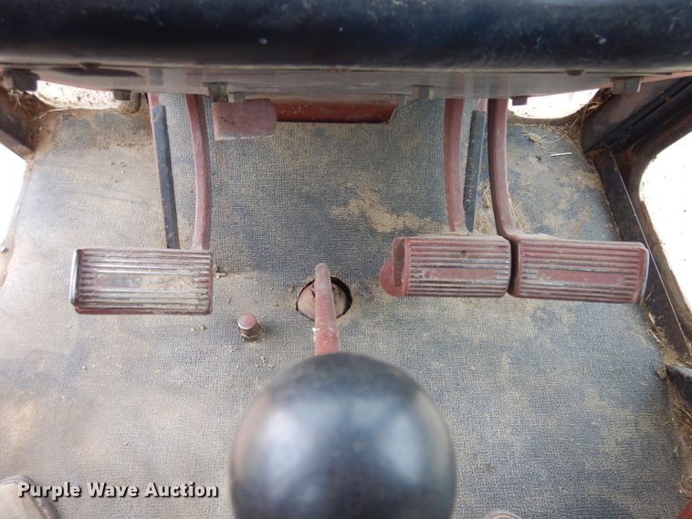 image for item DN6250 1974 Allis Chalmers 7040  tractor