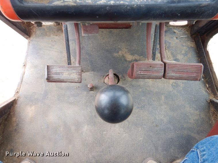 image for item DN6250 1974 Allis Chalmers 7040  tractor