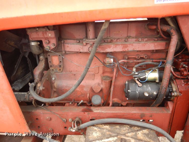 image for item DN6250 1974 Allis Chalmers 7040  tractor