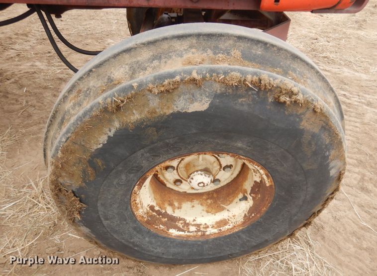 image for item DN6250 1974 Allis Chalmers 7040  tractor