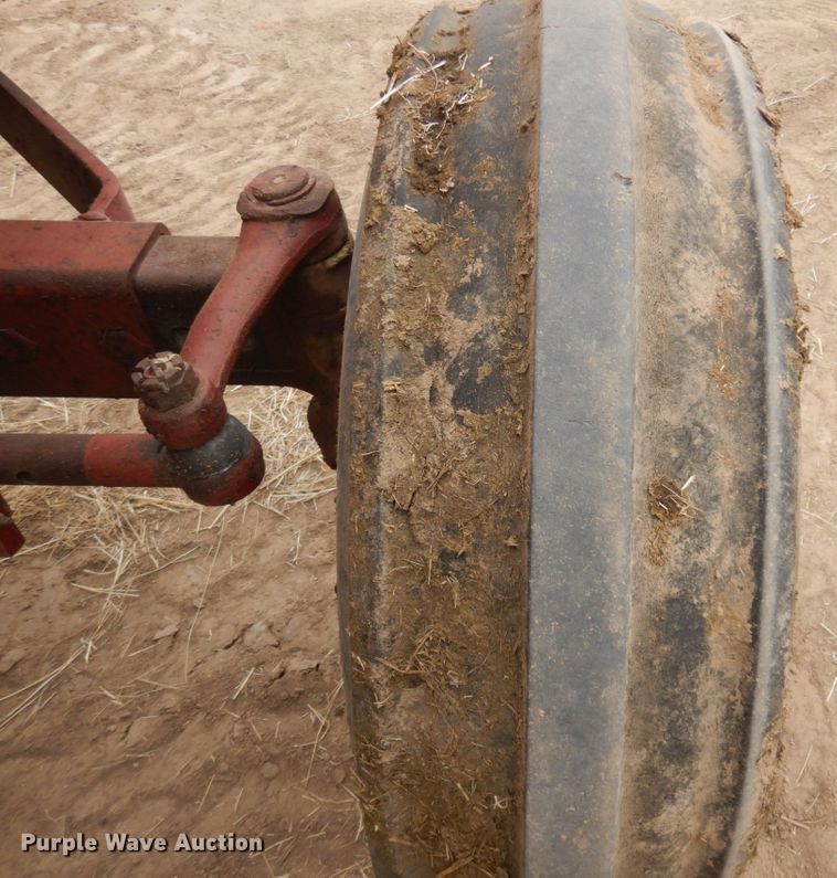 image for item DN6250 1974 Allis Chalmers 7040  tractor