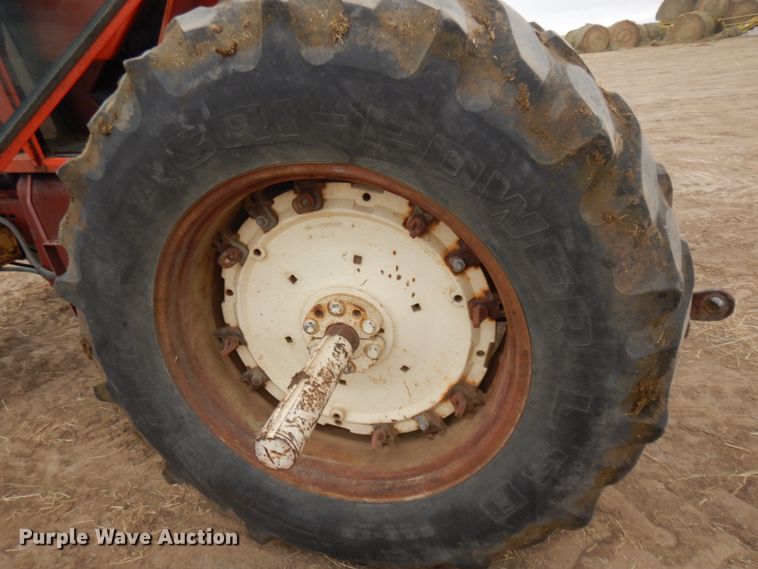 image for item DN6250 1974 Allis Chalmers 7040  tractor