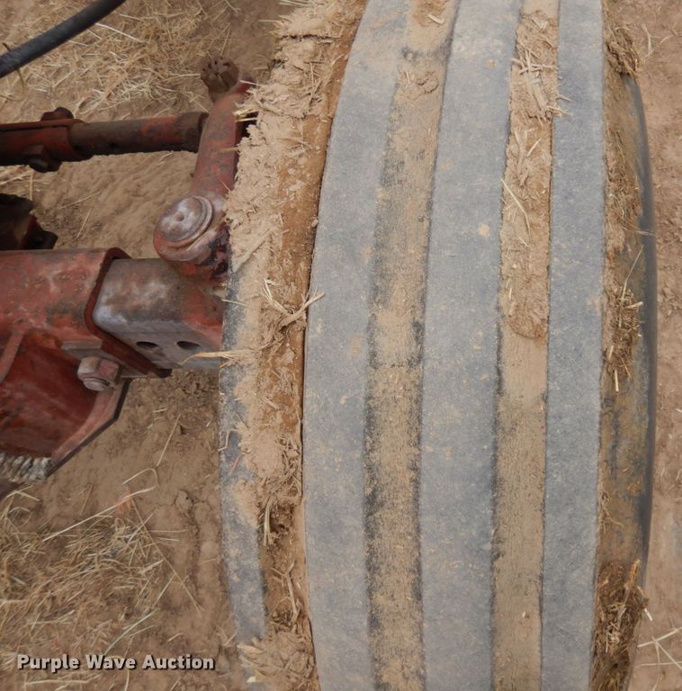 image for item DN6250 1974 Allis Chalmers 7040  tractor