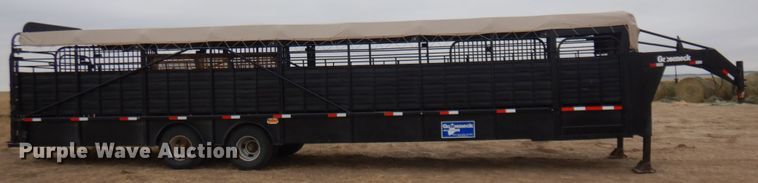 image for item DN6253 2006 Gooseneck A10A2  livestock trailer