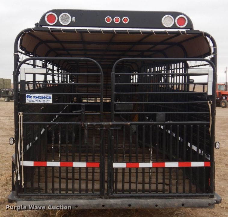 image for item DN6253 2006 Gooseneck A10A2  livestock trailer