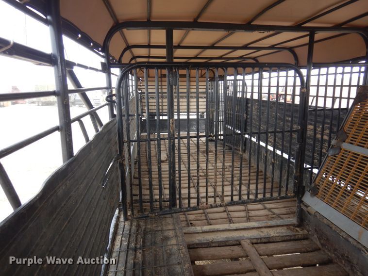 image for item DN6253 2006 Gooseneck A10A2  livestock trailer