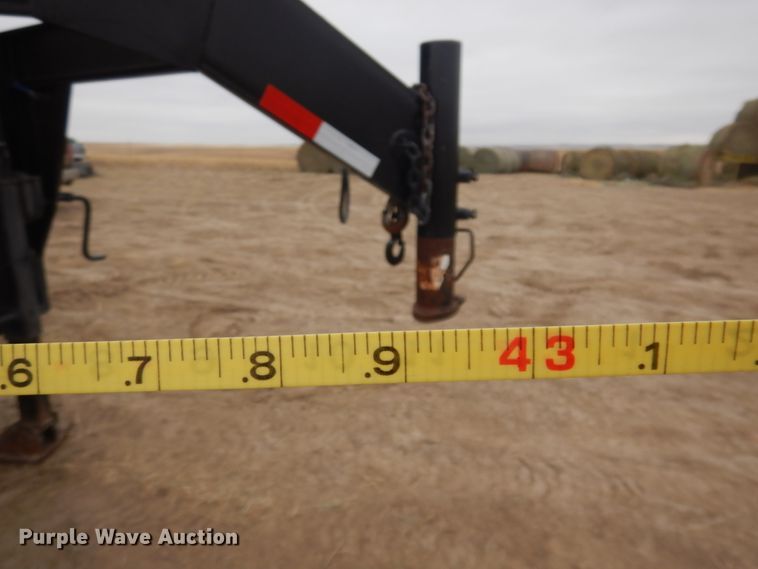 image for item DN6253 2006 Gooseneck A10A2  livestock trailer