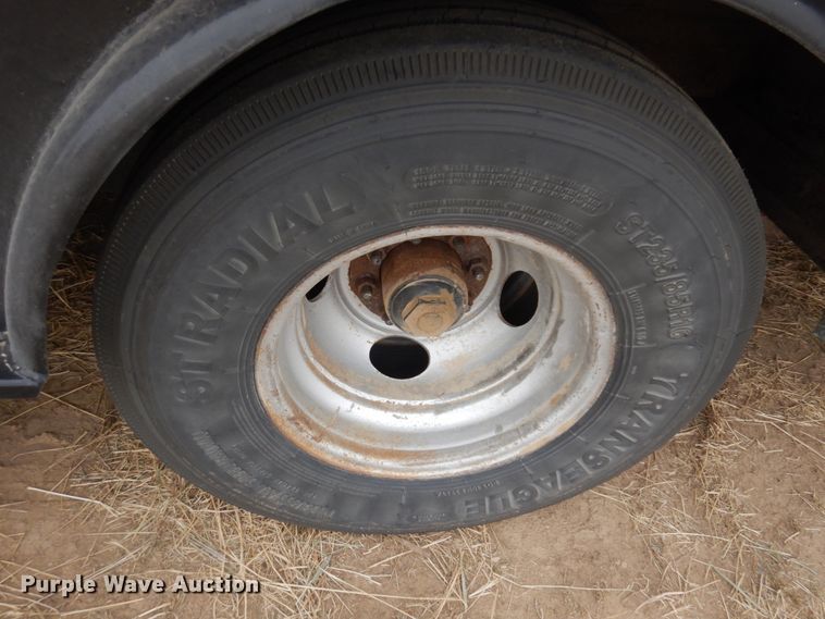 image for item DN6253 2006 Gooseneck A10A2  livestock trailer