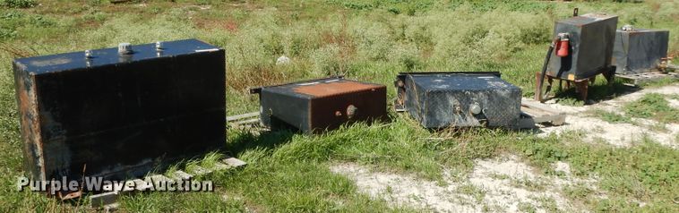 image for item ED9877 (5) hydraulic tanks