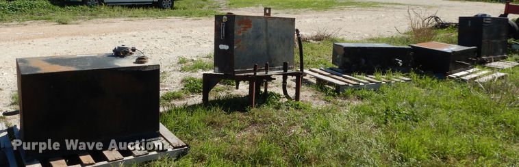 image for item ED9877 (5) hydraulic tanks