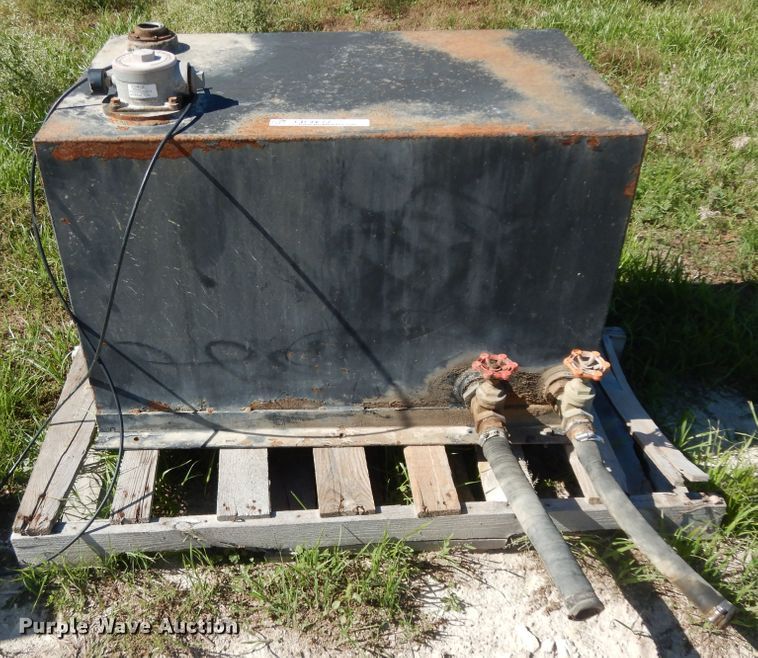 image for item ED9877 (5) hydraulic tanks