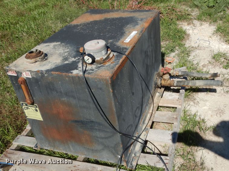 image for item ED9877 (5) hydraulic tanks