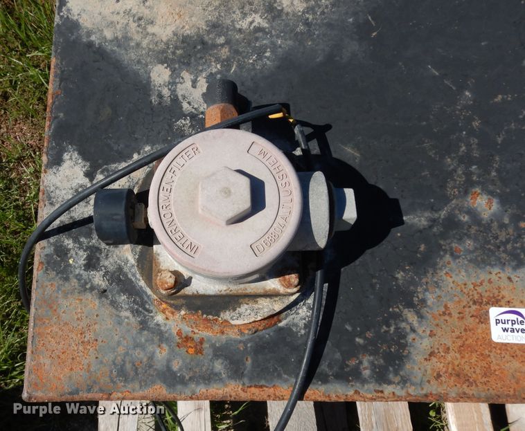 image for item ED9877 (5) hydraulic tanks