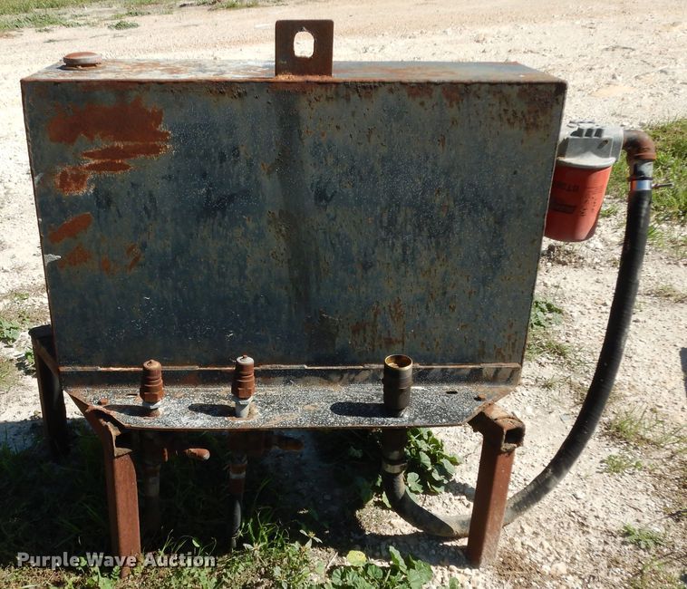 image for item ED9877 (5) hydraulic tanks