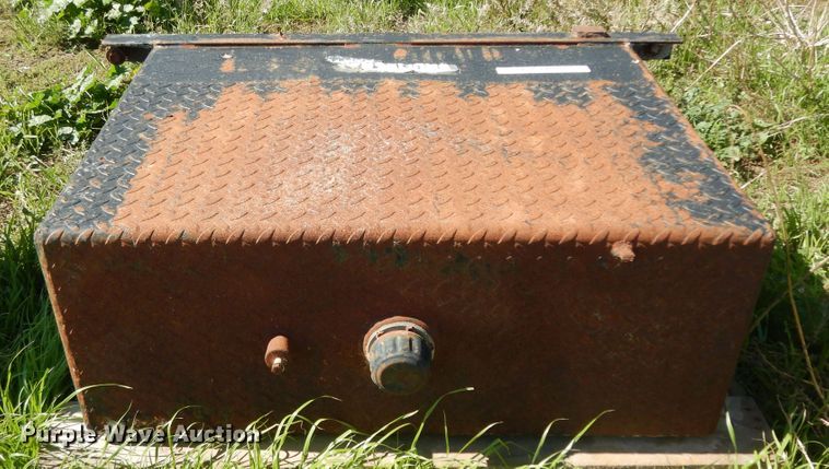 image for item ED9877 (5) hydraulic tanks