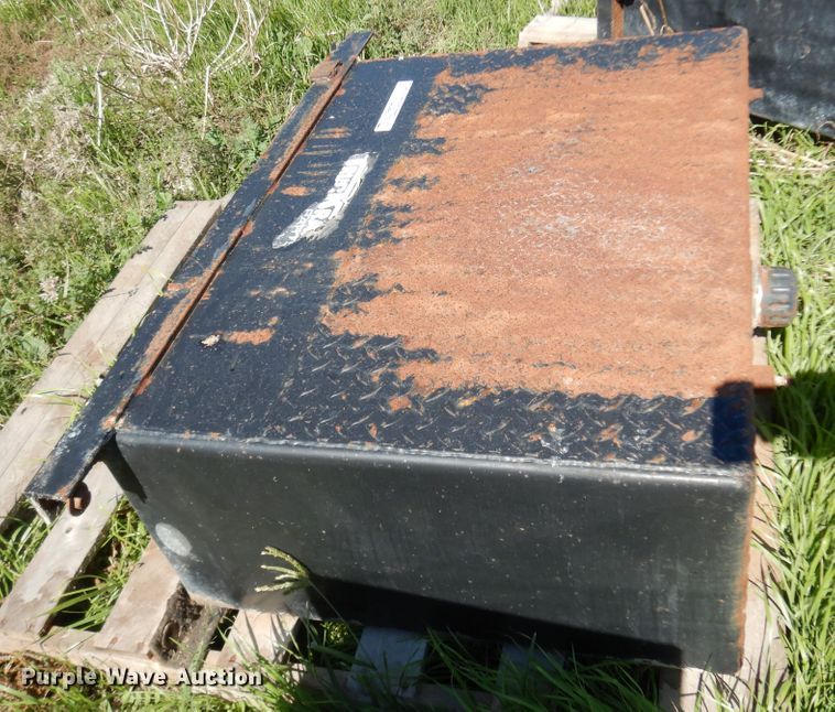 image for item ED9877 (5) hydraulic tanks