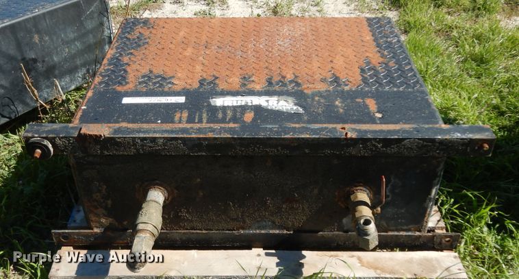 image for item ED9877 (5) hydraulic tanks