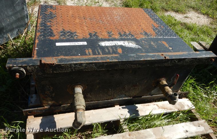 image for item ED9877 (5) hydraulic tanks