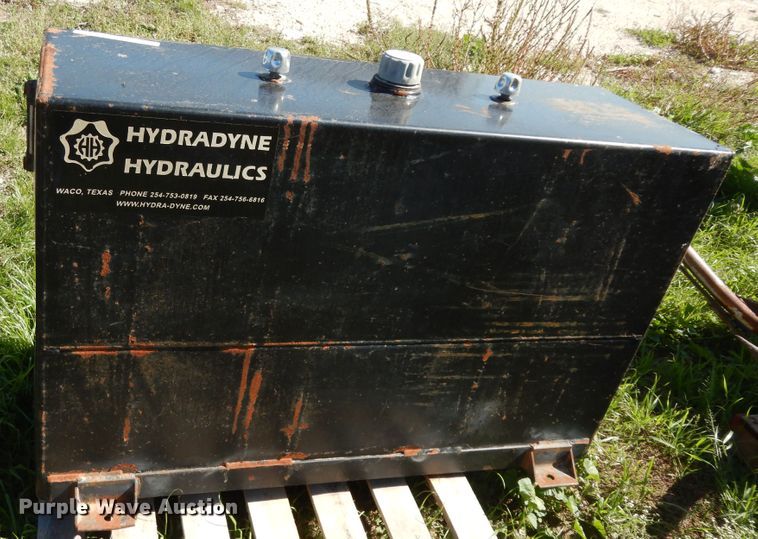 image for item ED9877 (5) hydraulic tanks