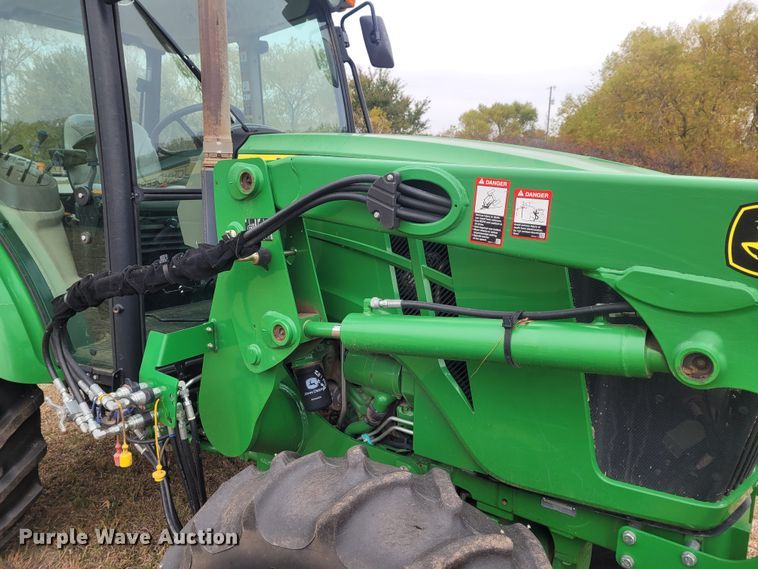 image for item FC9085 2013 John Deere 5085E  MFWD tractor