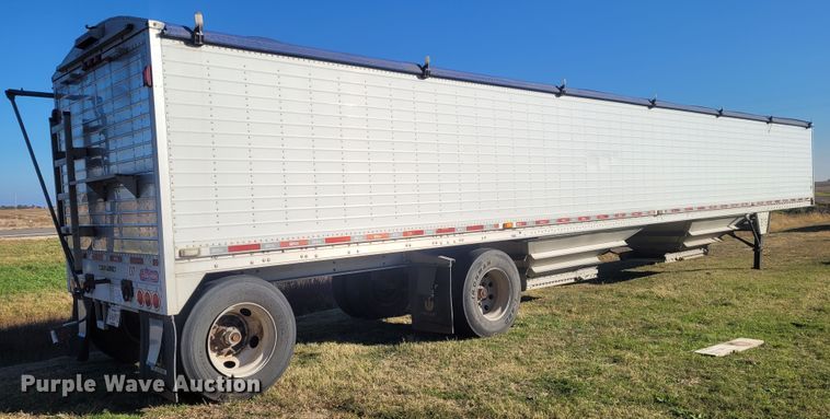 image for item FC9090 2010 Wilson DWH-500 Pace Setter  grain trailer