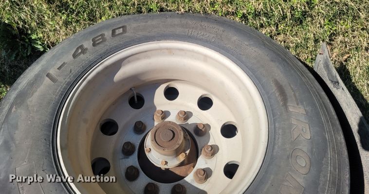 image for item FC9090 2010 Wilson DWH-500 Pace Setter  grain trailer