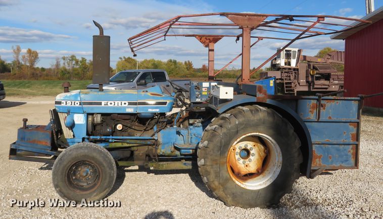 image for item FP9436 Ford 3910  tractor