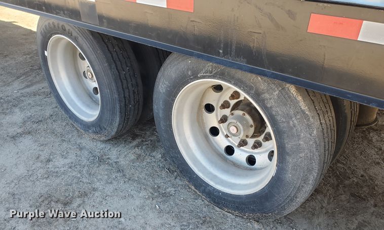 image for item GK9974 2011 Neville  livestock trailer