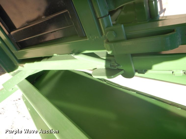 image for item HC9228 Squeeze chute