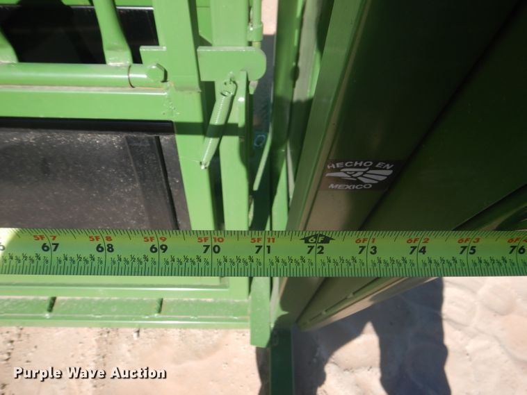 image for item HC9228 Squeeze chute