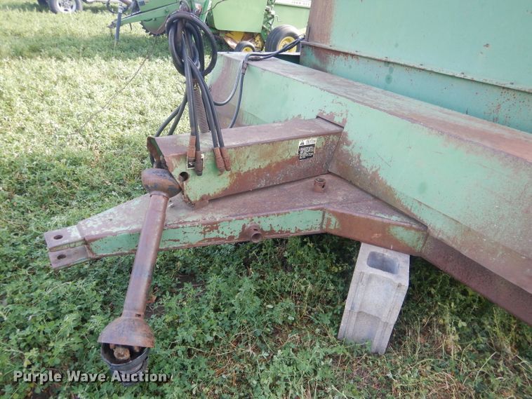 image for item HU9319 John Deere 200  hay bale stacker