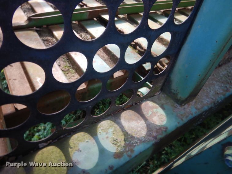 image for item HU9319 John Deere 200  hay bale stacker