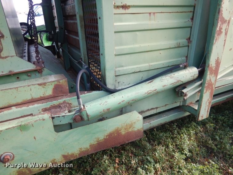 image for item HU9319 John Deere 200  hay bale stacker