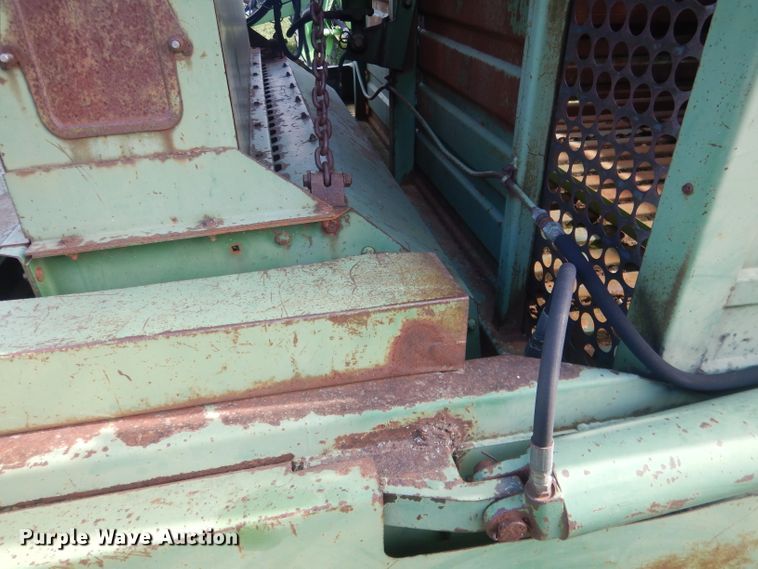 image for item HU9319 John Deere 200  hay bale stacker