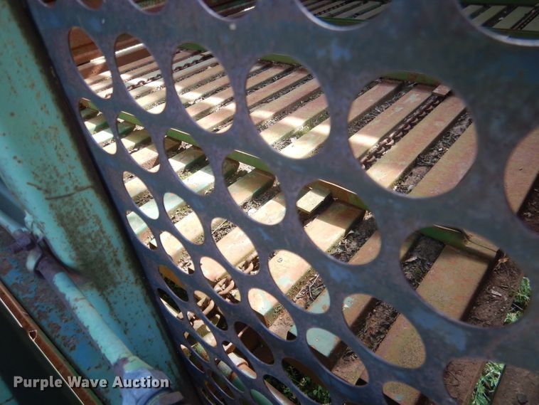 image for item HU9319 John Deere 200  hay bale stacker