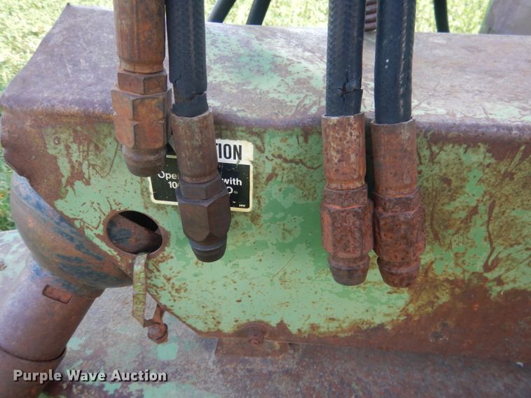 image for item HU9319 John Deere 200  hay bale stacker