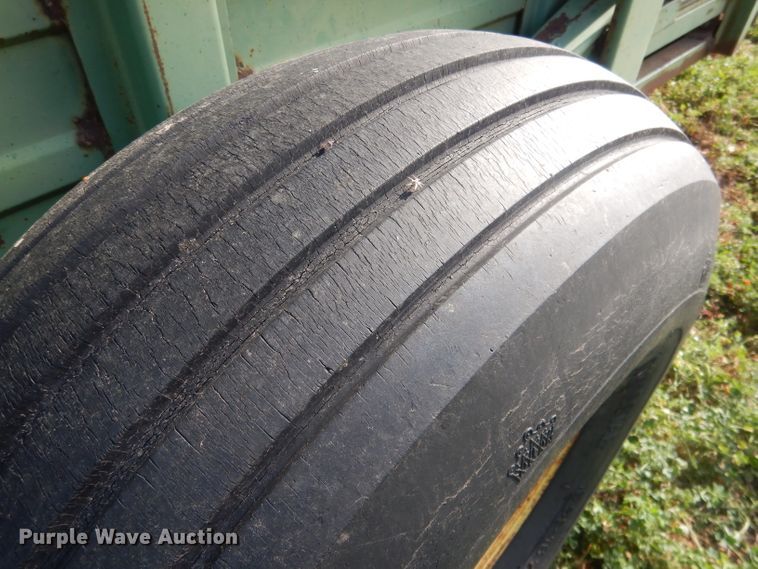 image for item HU9319 John Deere 200  hay bale stacker