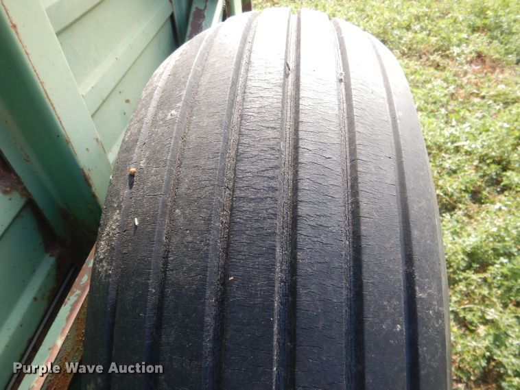 image for item HU9319 John Deere 200  hay bale stacker