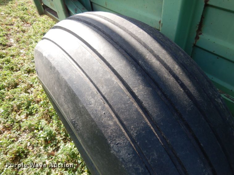 image for item HU9319 John Deere 200  hay bale stacker