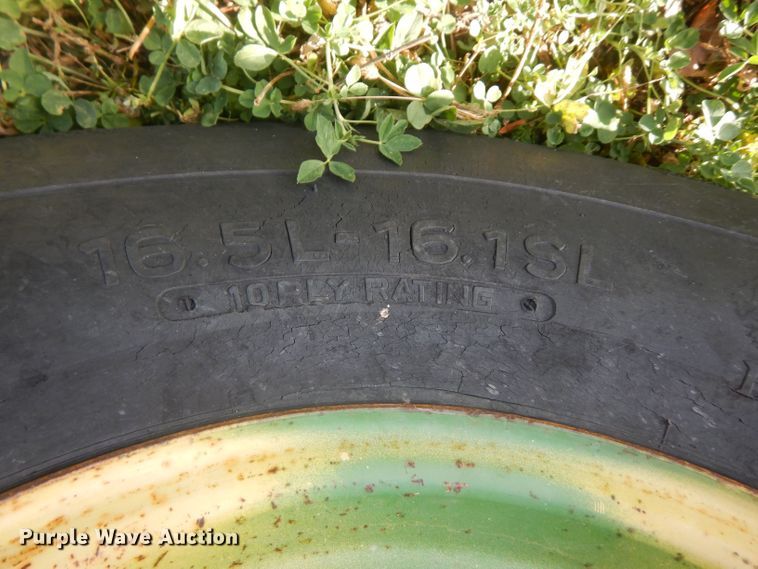 image for item HU9319 John Deere 200  hay bale stacker