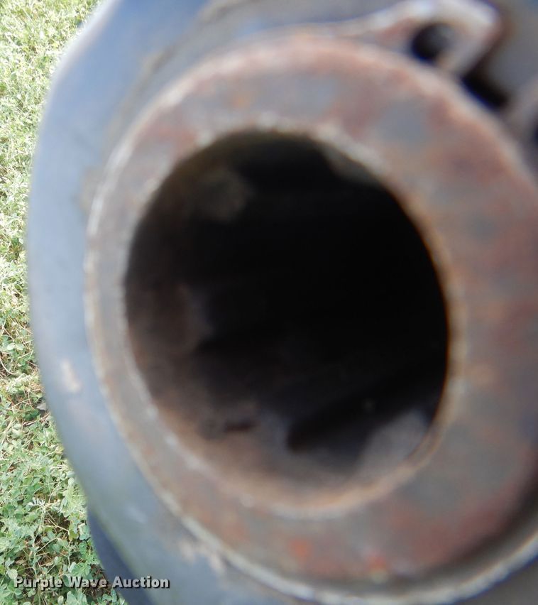 image for item HU9320 1985 John Deere 530  round baler