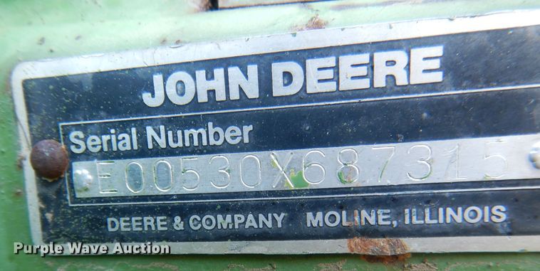 image for item HU9320 1985 John Deere 530  round baler