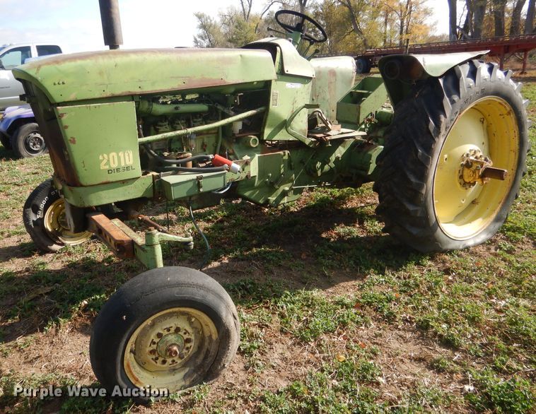 image for item HU9324 1961 John Deere 2010  tractor