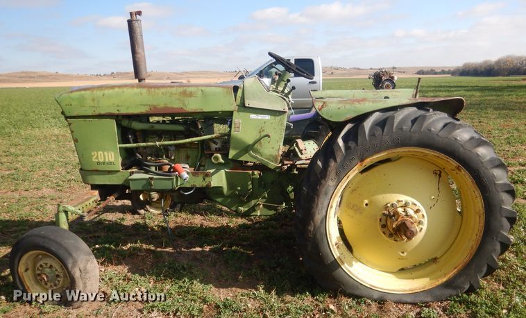 image for item HU9324 1961 John Deere 2010  tractor