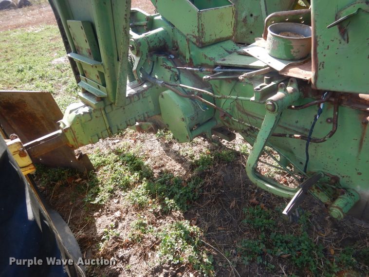 image for item HU9324 1961 John Deere 2010  tractor