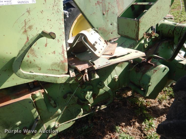 image for item HU9324 1961 John Deere 2010  tractor