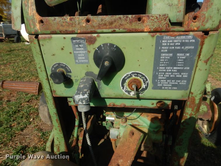 image for item HU9324 1961 John Deere 2010  tractor